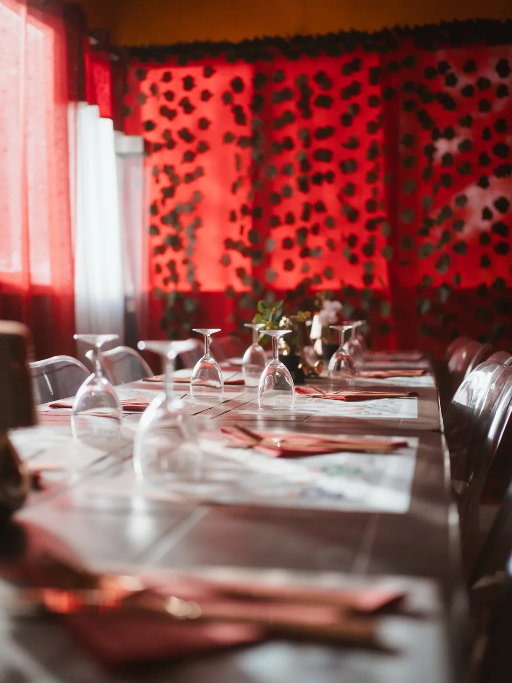 Salle du restaurant, ambiance lumineuse